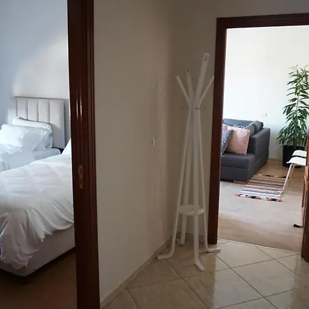 Aksi - Center Dedicated Workspace Apartment Tirana