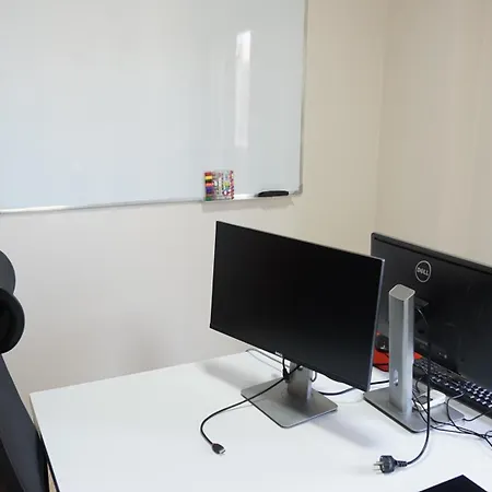 Lejlighed Aksi - Center Dedicated Workspace Tirana