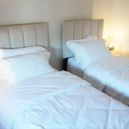 Aksi - Center Dedicated Workspace