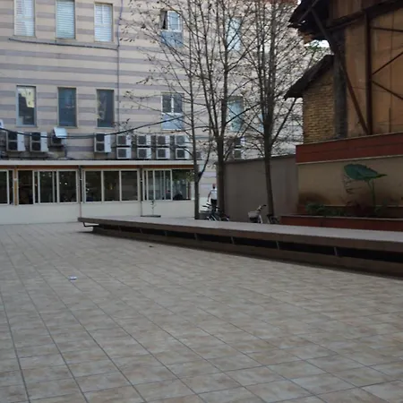 Aksi - Center Dedicated Workspace Apartment Tirana