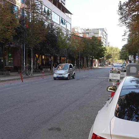 Aksi - Center Dedicated Workspace Apartment