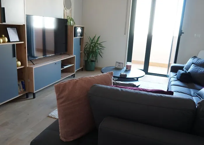 Aksi - Center Dedicated Workspace