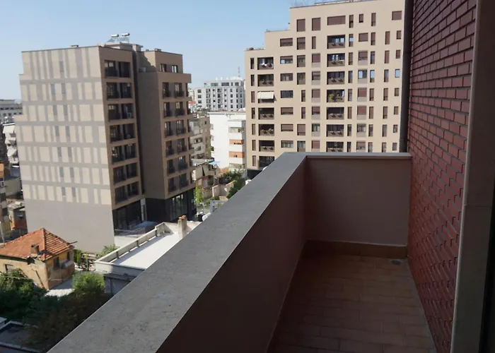 Aksi - Center Dedicated Workspace *