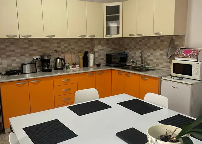 Aksi - Center Dedicated Workspace *